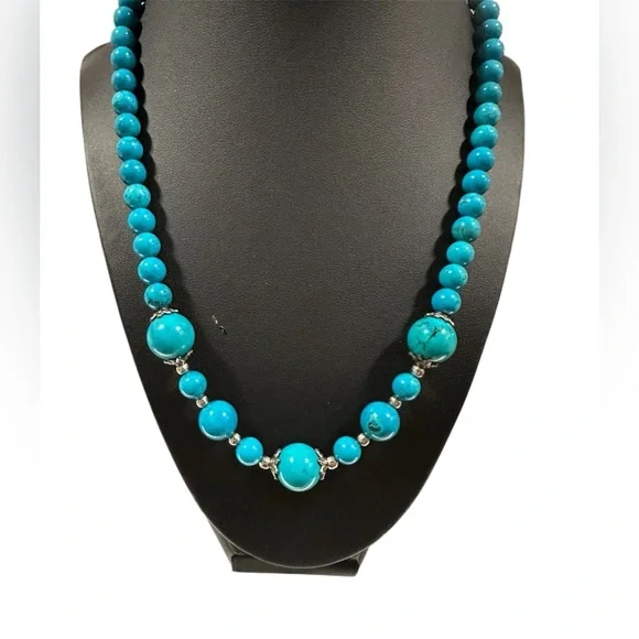 NWT Elegant Turquoise/blue Beaded Necklace - Picture 2 of 3
